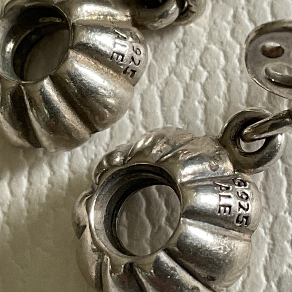 A pair of Pandora butterflies dangling Friends for Ever charm - Picture 5 of 6